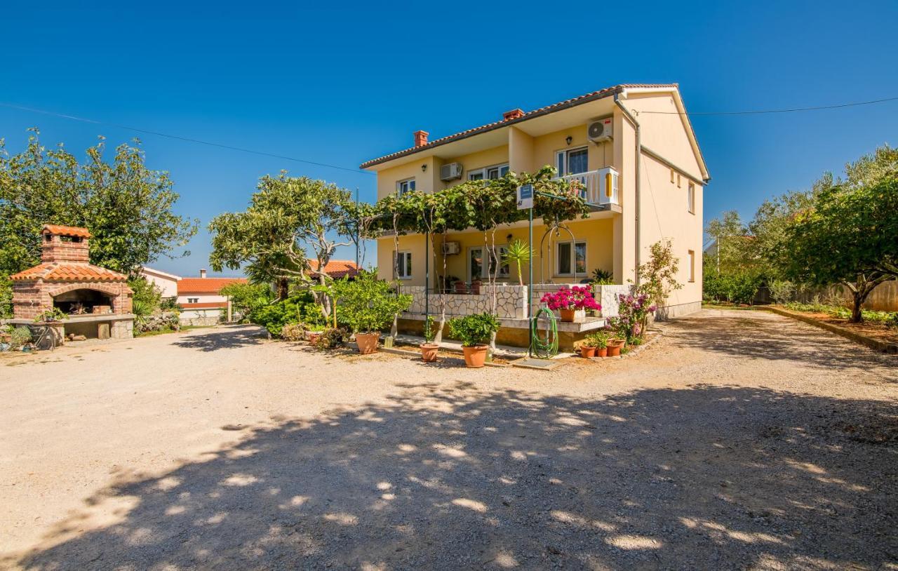 Rooms Valentino Vrh  Exterior photo