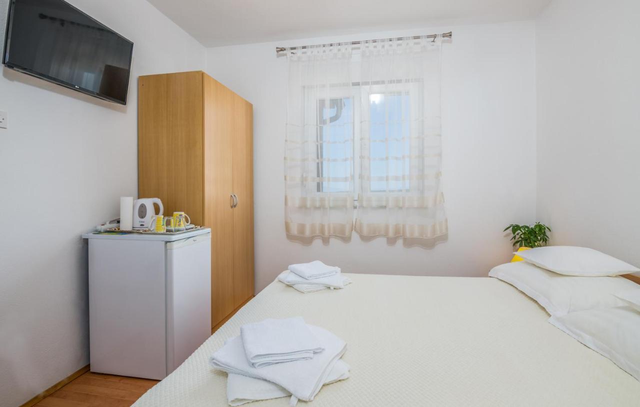 Rooms Valentino Vrh  Exterior photo