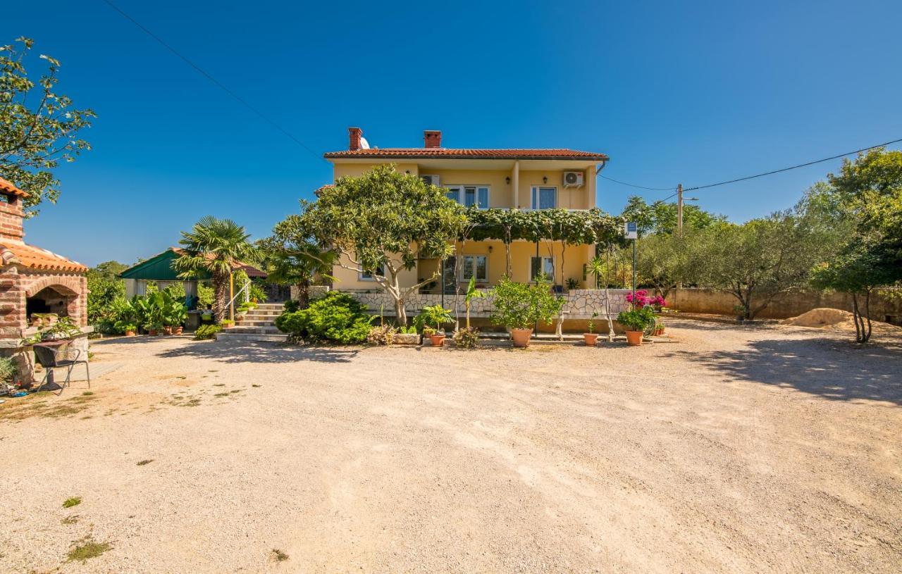 Rooms Valentino Vrh  Exterior photo