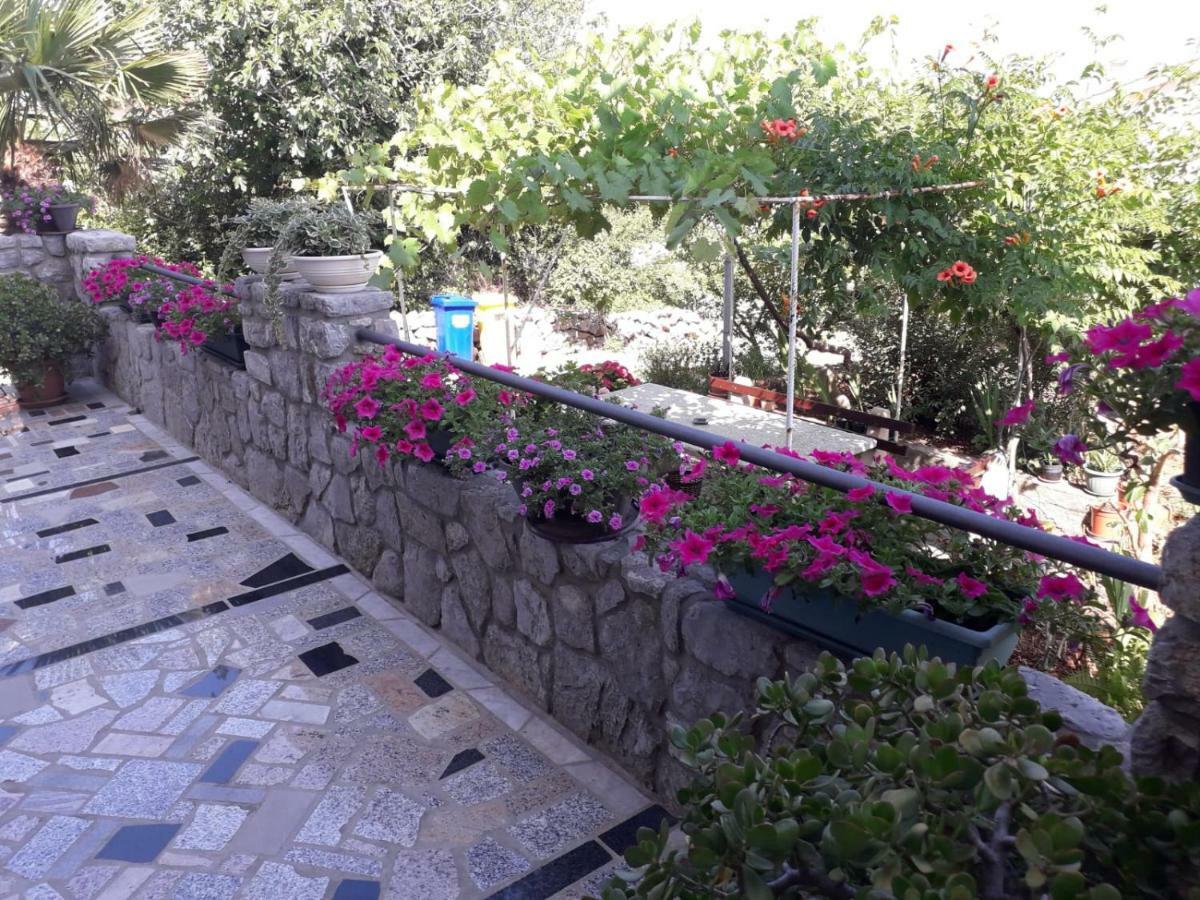 Rooms Valentino Vrh  Exterior photo
